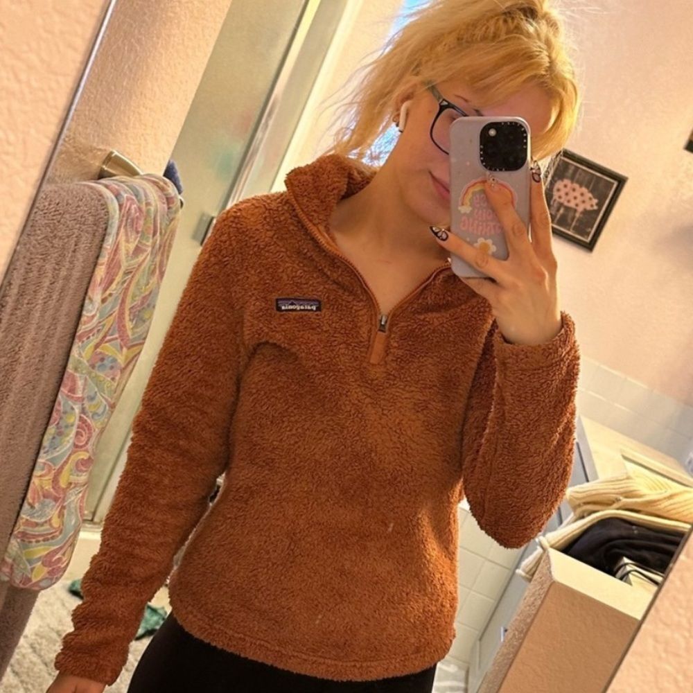 Patagonia warm and fuzzy red/orange/brown quarter zip🐚